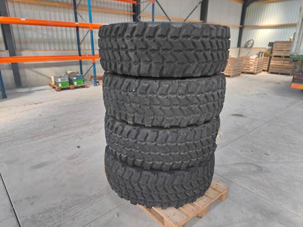 Goodyear 395/85R20 Unimog shovel banden