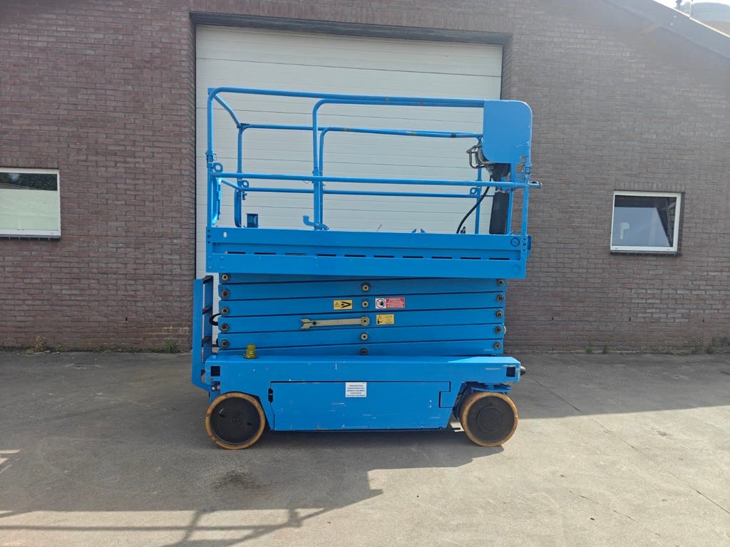 Iteco IT12122 schaarlift hoogwerker 14 meter